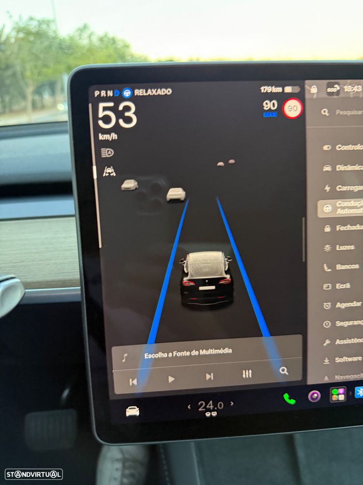 Tesla Model Y Standard - 44