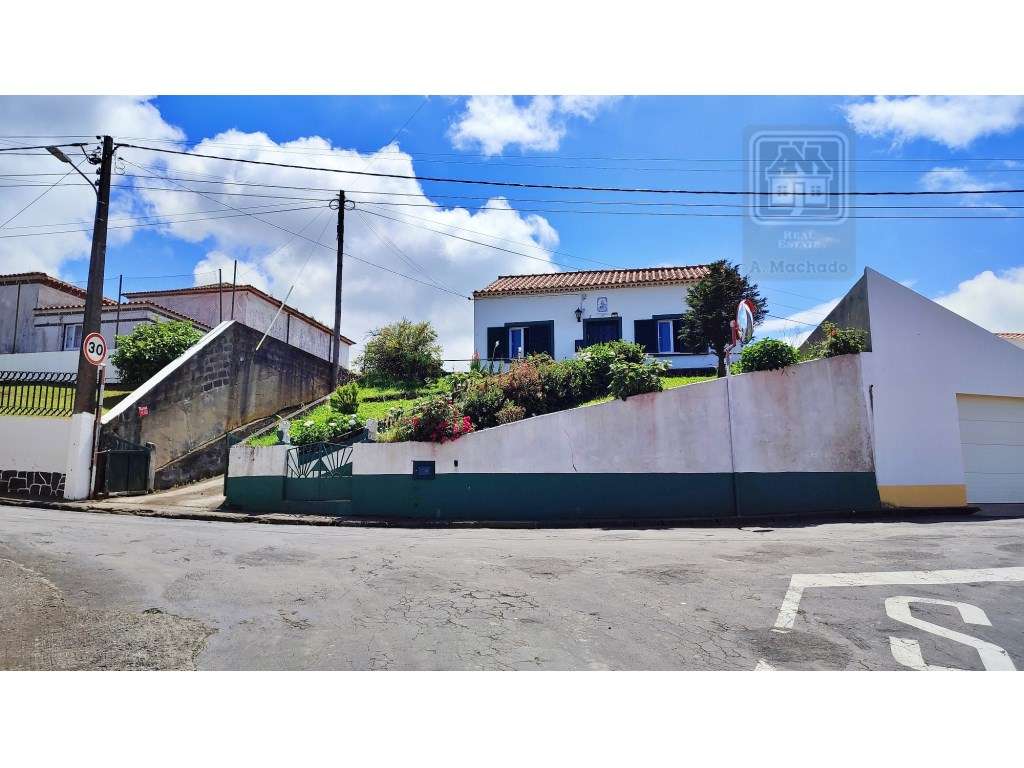 VENDA de CASA - MORADIA com Jardim, Entrada Lateral e Quintal - Fen... - Grande imagem: 2/38