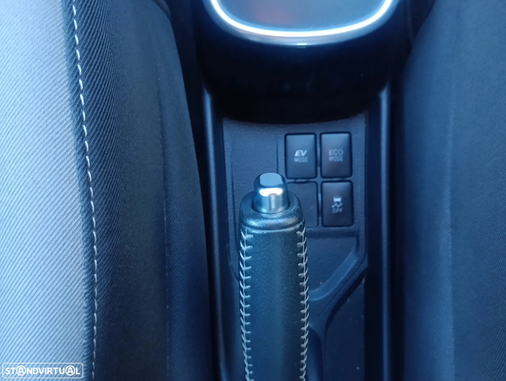 Toyota Yaris 1.5 HSD Square Collec.Bronze - 15