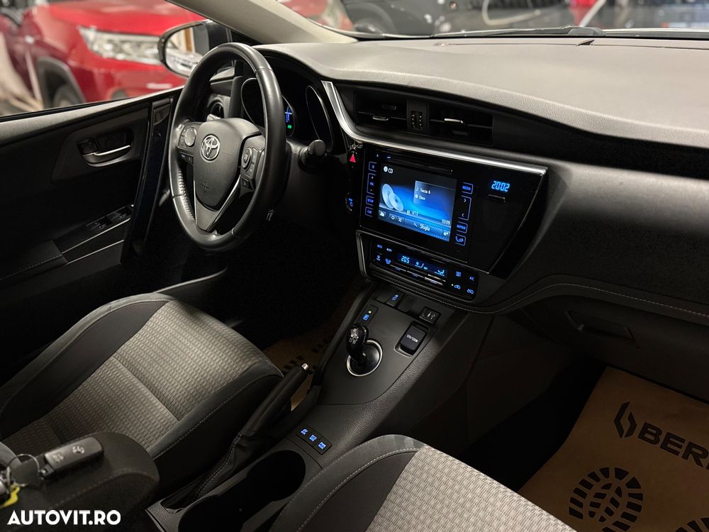 Toyota Auris ver-1-8-vvt--i-automatik-style-selection - 26
