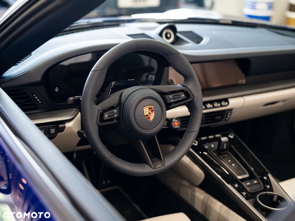 Porsche 911 Targa 4S - 24