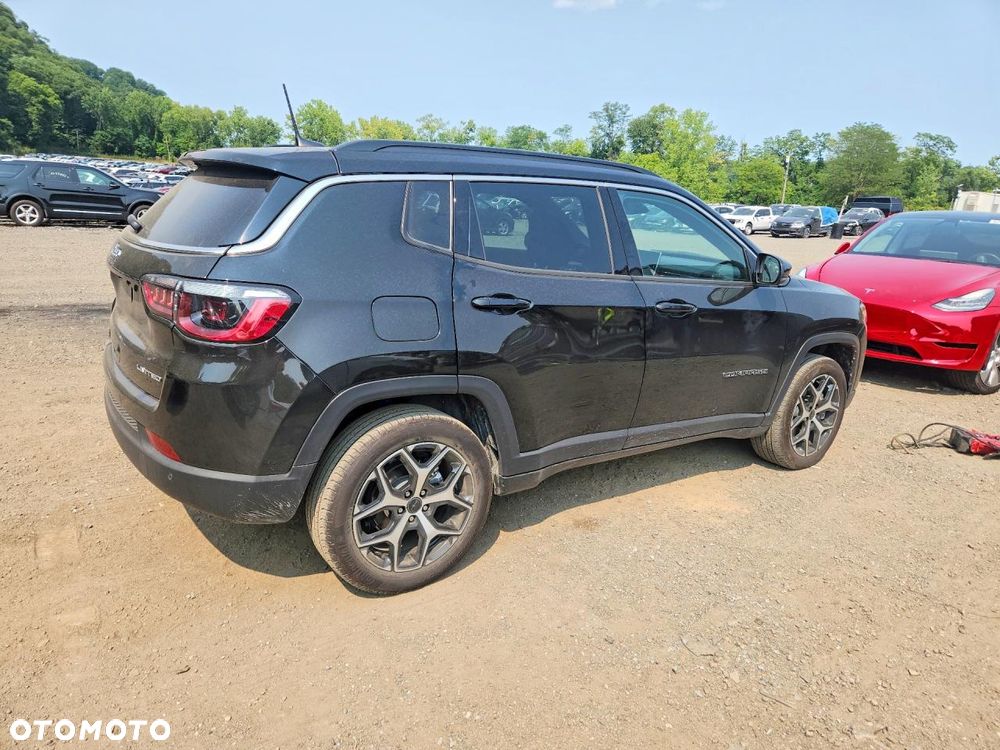 Jeep Compass - 4