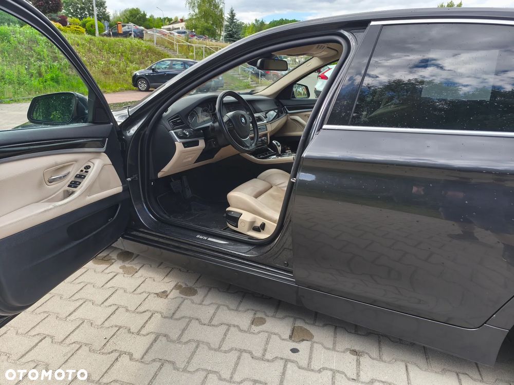 BMW Seria 5 525d xDrive Sport-Aut Luxury Line - 39