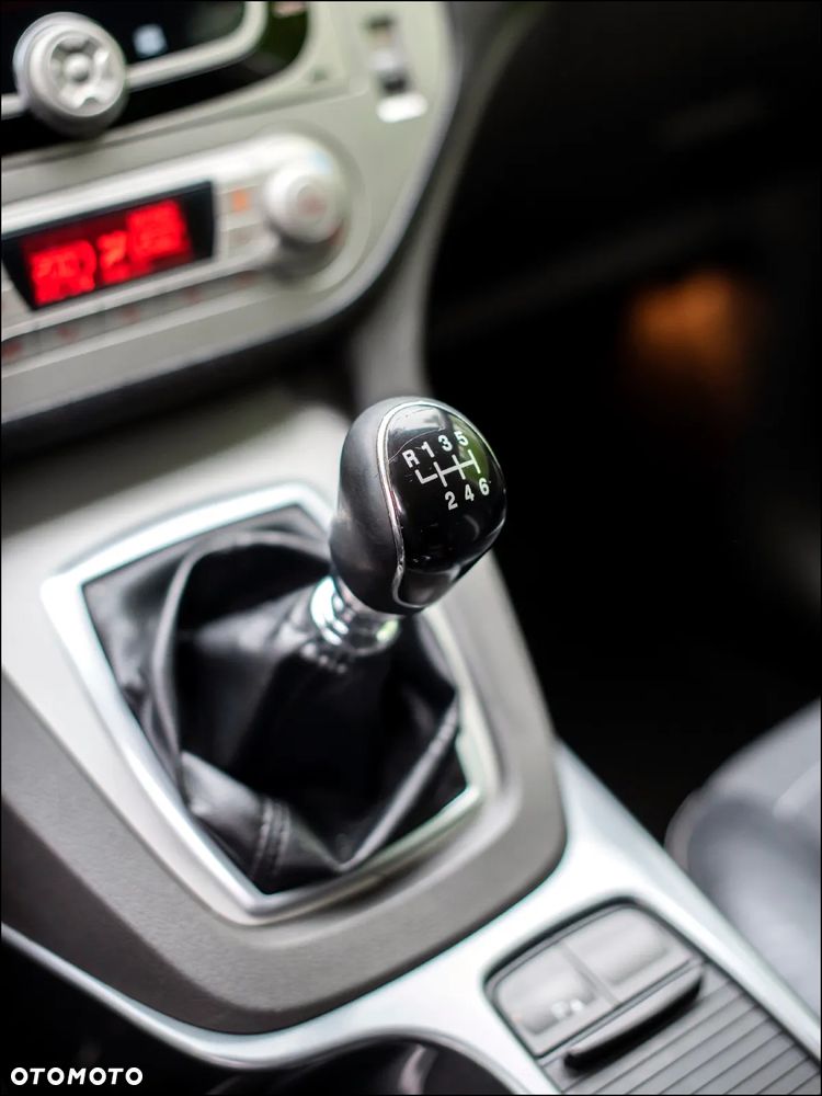 Ford Kuga - 28