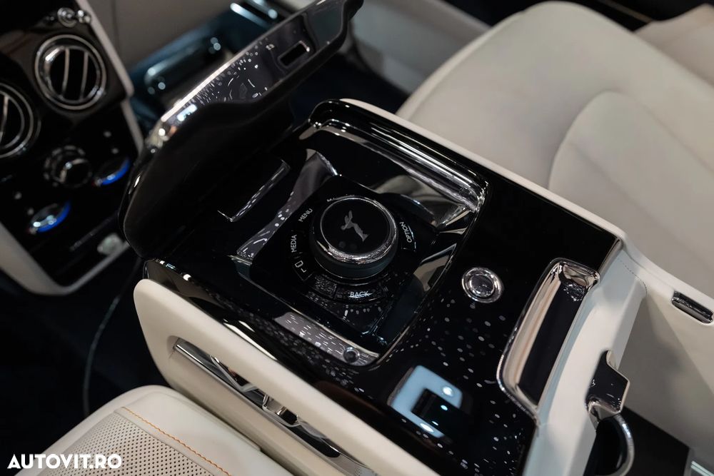 Rolls-Royce Cullinan Standard - 33