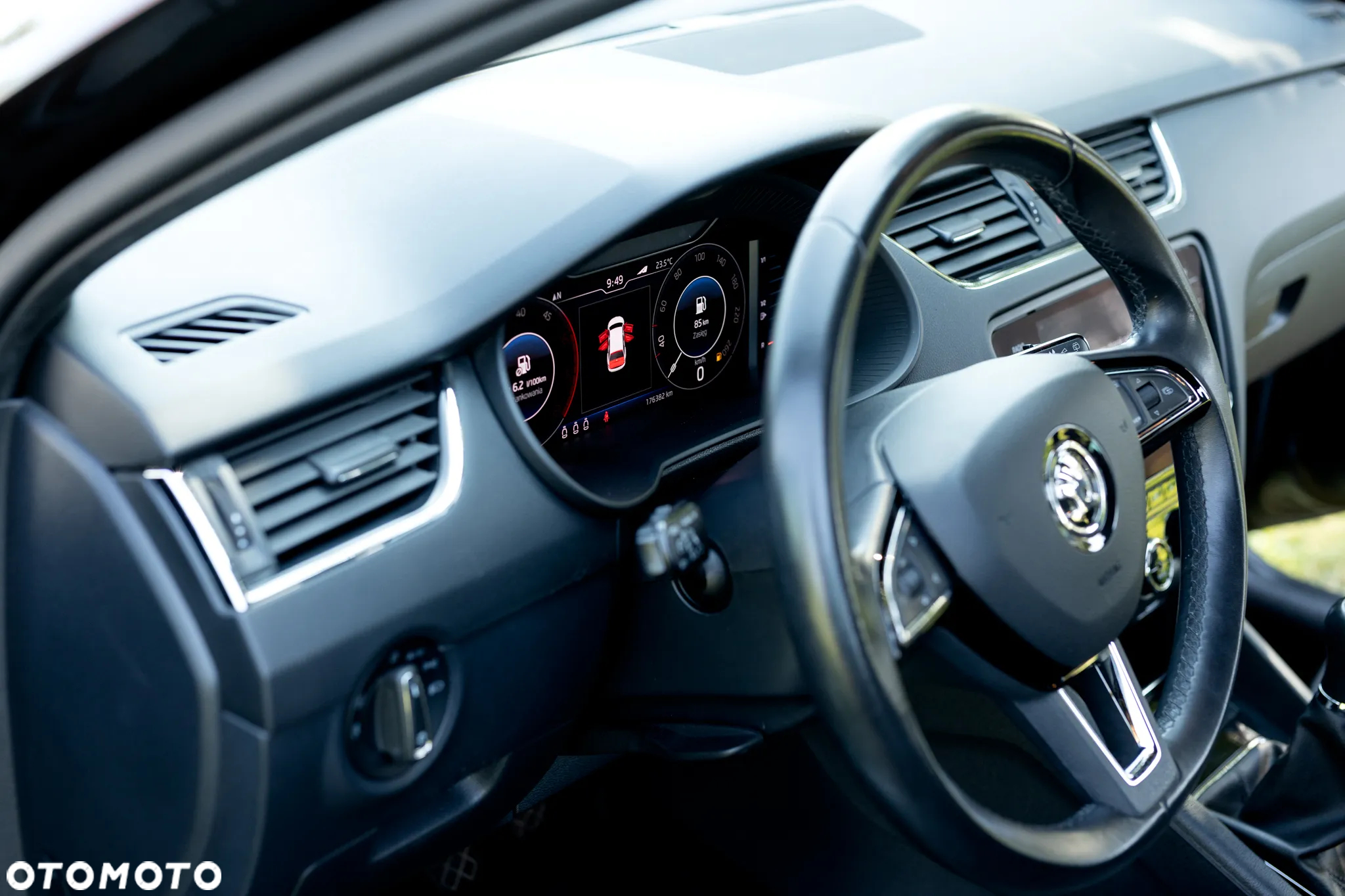 Skoda Octavia Combi 2.0 TDI L&K - 10