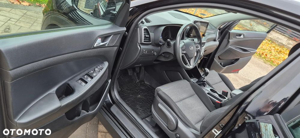 Hyundai Tucson 1.6 GDI BlueDrive Style 2WD - 16