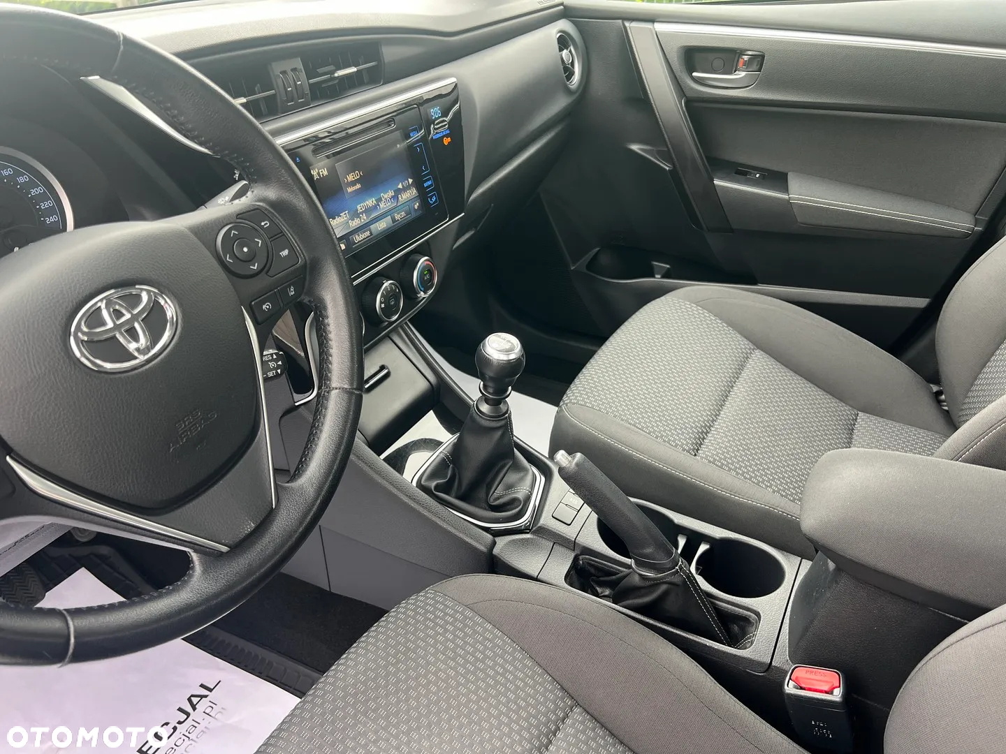 Toyota Corolla 1.6 Classic Plus - 12