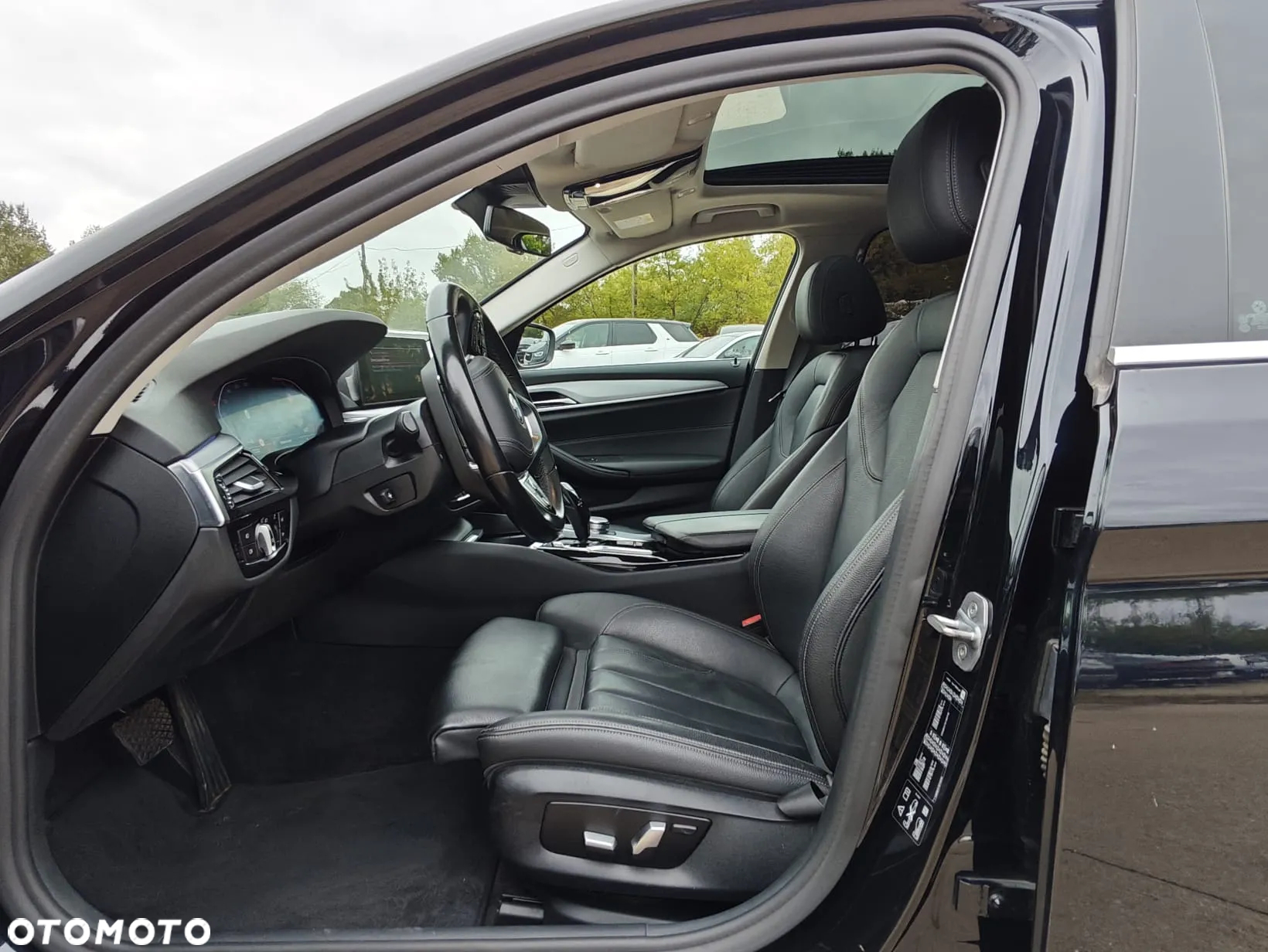 BMW Seria 5 530i GPF xDrive Luxury Line - 28