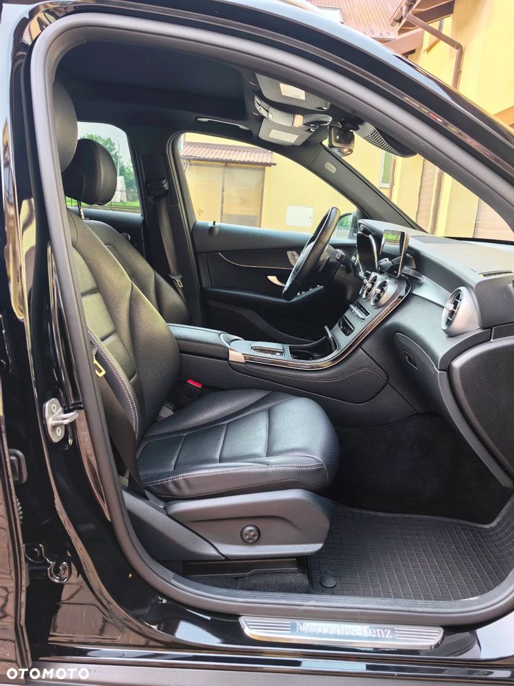 Mercedes-Benz GLC 300 4Matic 9G-TRONIC - 22