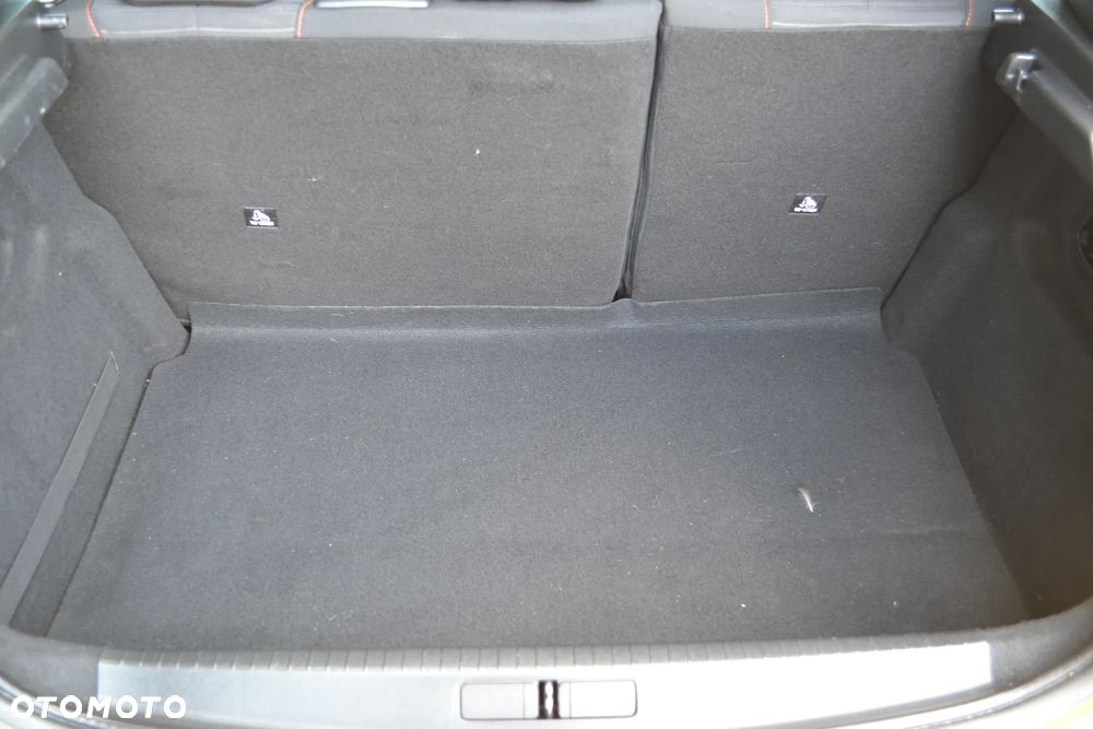 Peugeot 208 - 26