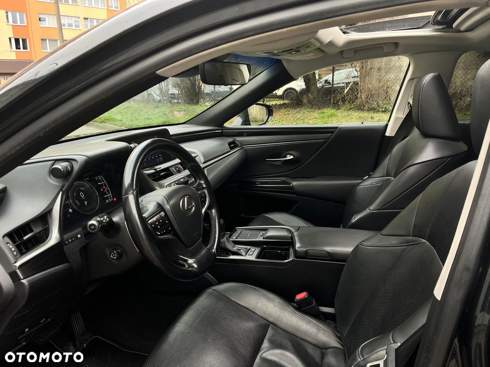 Lexus ES 300h Elegance - 31