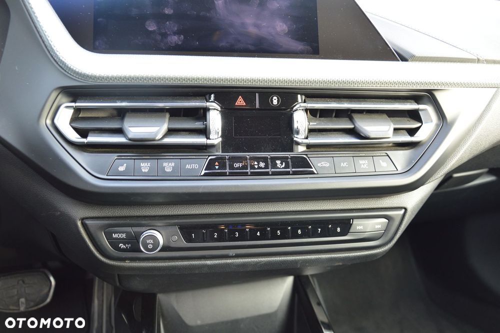 BMW Seria 2 218i Sport Line - 22