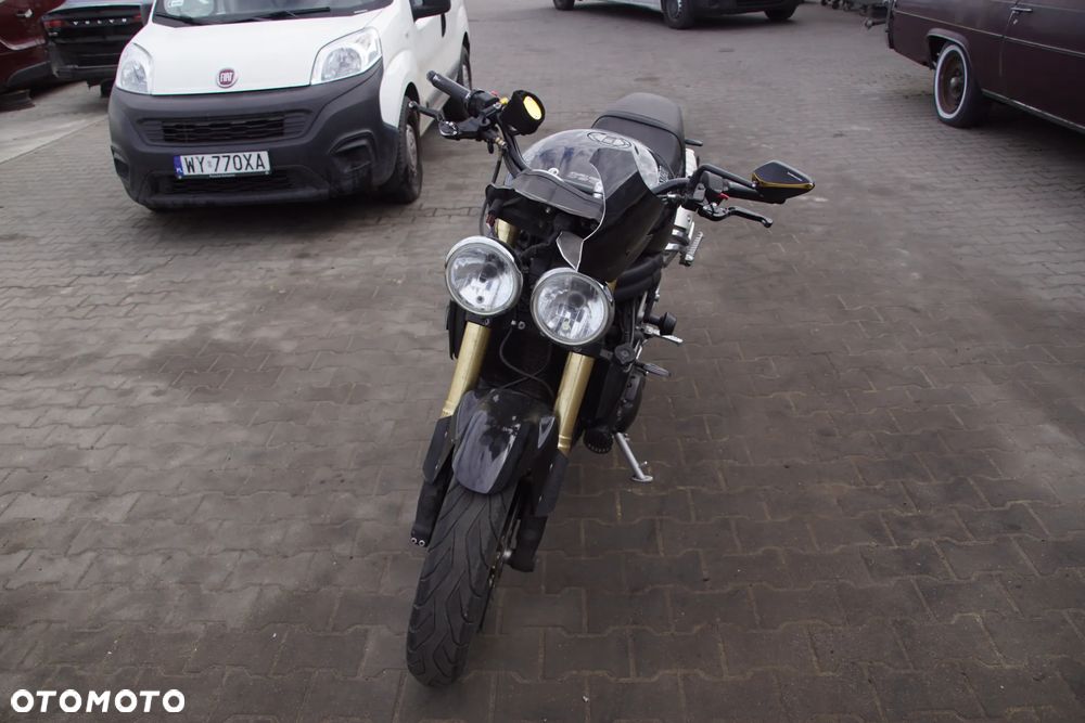 Motocykl na części - Triumph Speed Triple IV 1050 515NJ 131 KM 2005R Silnik Skrzynia Rama Lampa Siedzenie Gmol Przełącznik Manetka Laga Monowahacz Amortyzator Owiewka Osłona Sterownik Moduł Czujnik Licznik - 3