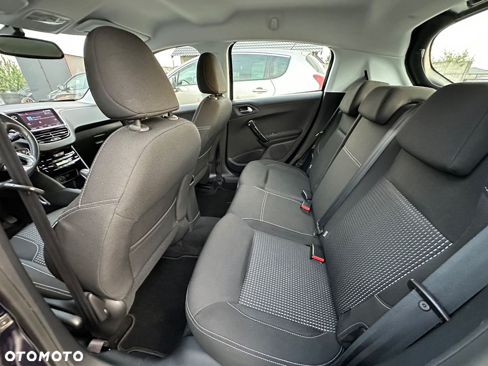 Peugeot 208 1.2 PureTech GPF Allure S&S EAT6 - 21