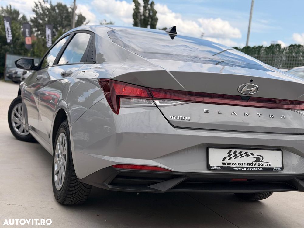 Hyundai Elantra 1.6 l 123 CP 6MT Comfort - 13