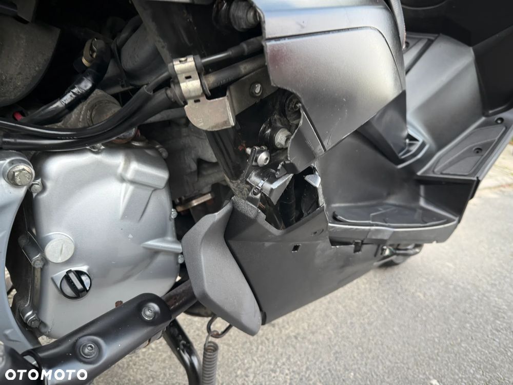Yamaha X-max - 17