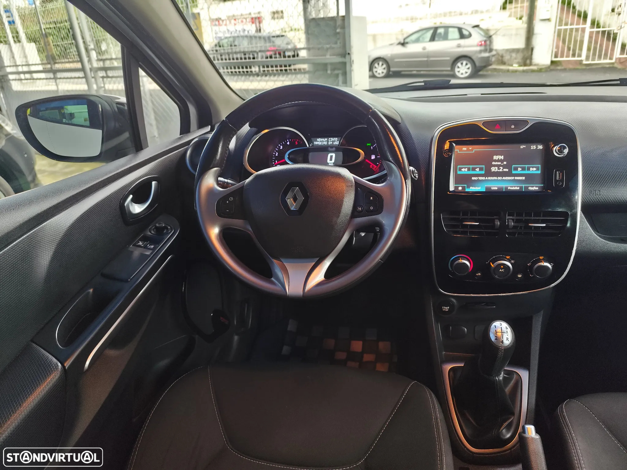 Renault Clio Sport Tourer 1.5 dCi Limited - 22