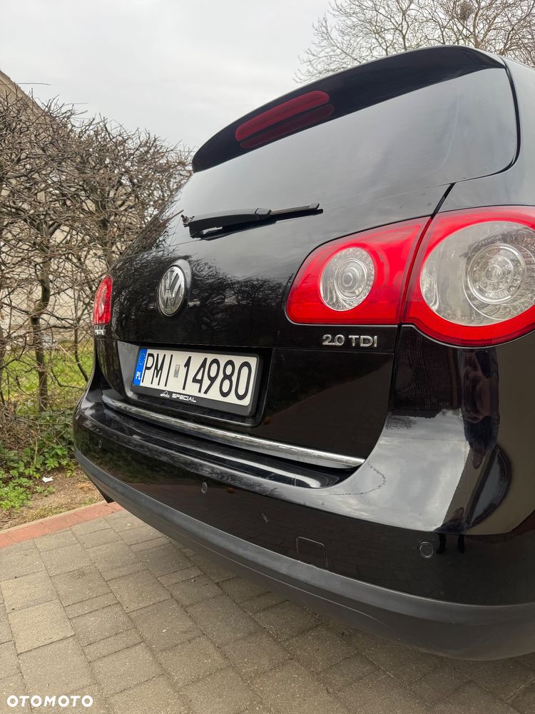 Volkswagen Passat 2.0 TDI DPF DSG Trendline - 32