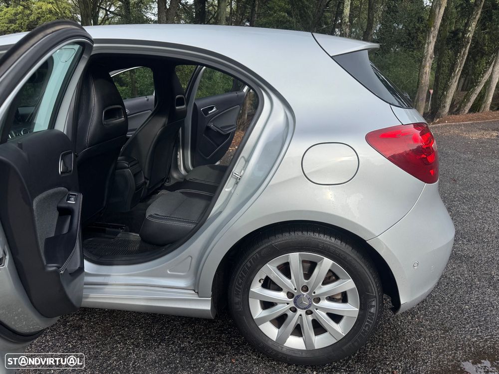 Mercedes-Benz A 180 - 4