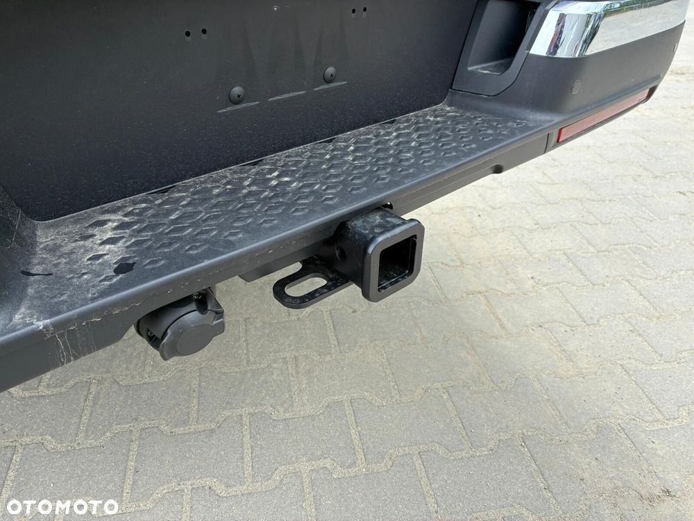 Volkswagen Amarok - 32