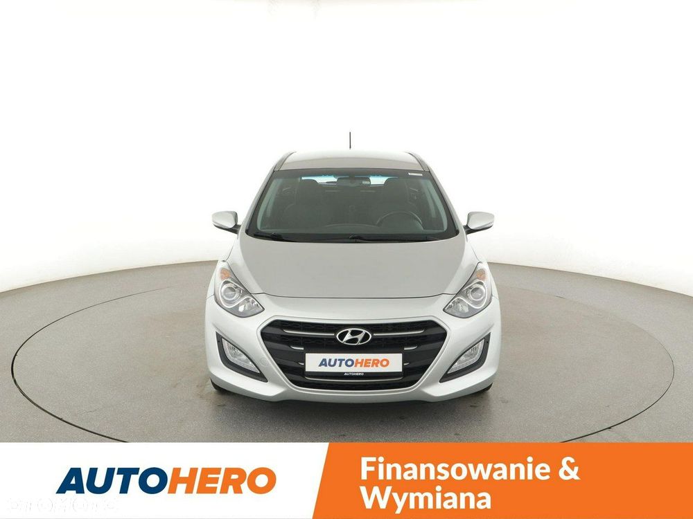 Hyundai i30 blue 1.6 CRDi Trend - 12