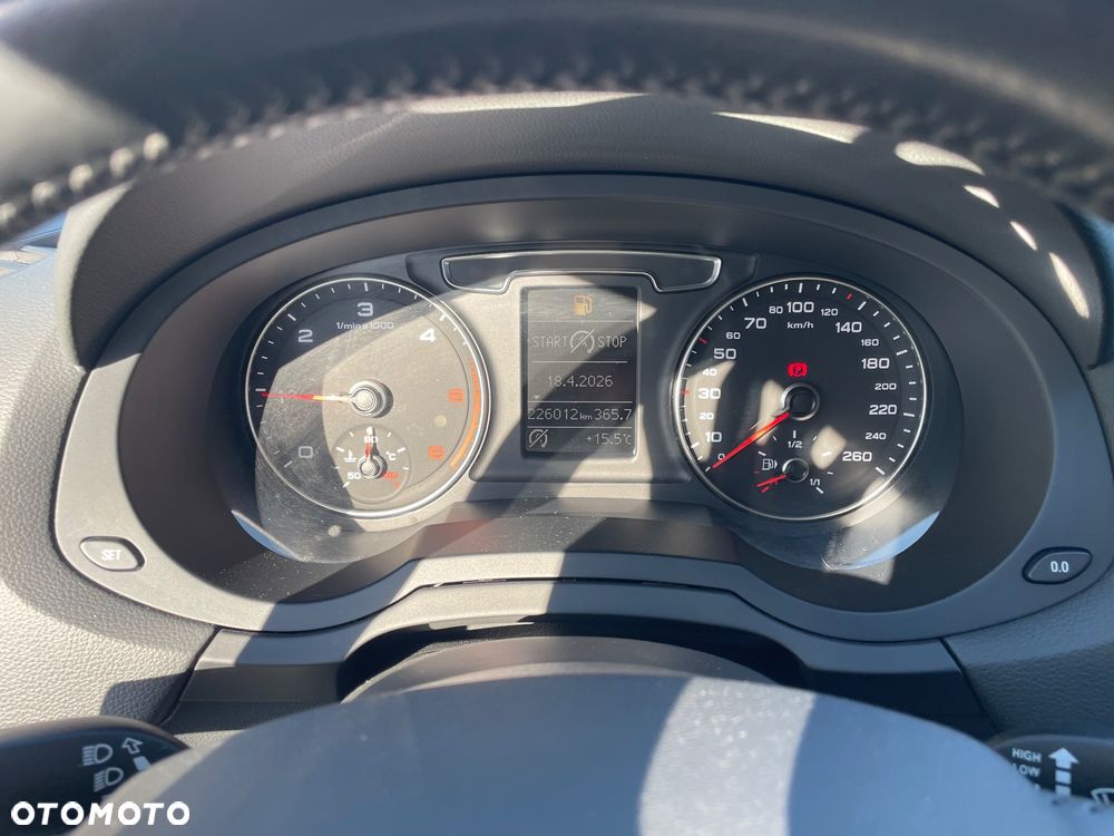 Audi Q3 2.0 TDI S tronic design - 12