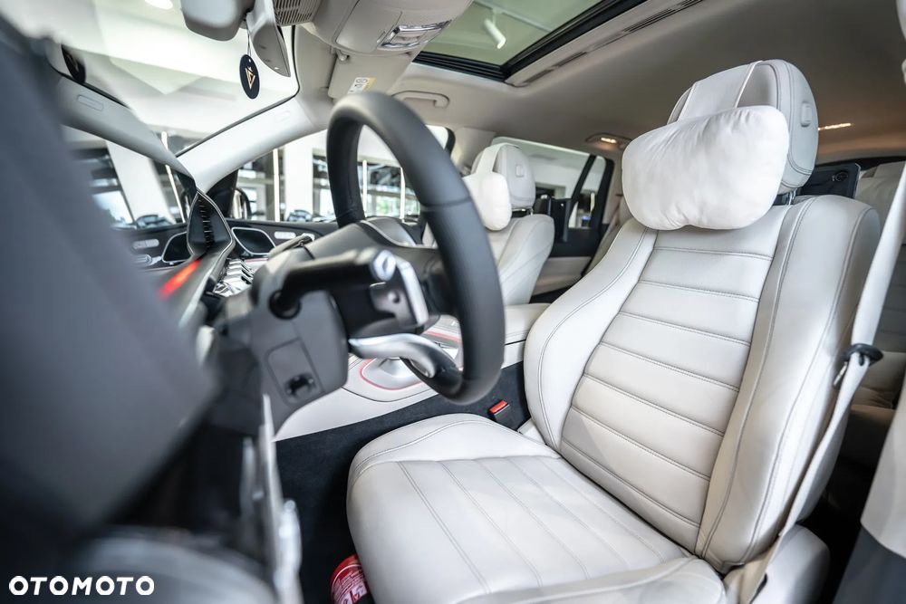 Mercedes-Benz GLS - 24