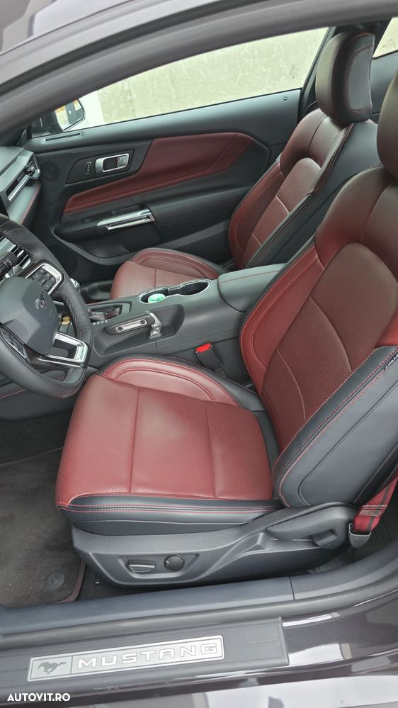 Ford Mustang - 8