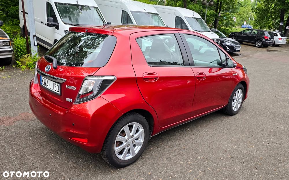 Toyota Yaris Hybrid 100 Sol - 8