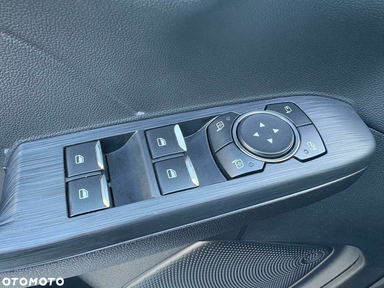 Ford Kuga 1.5 EcoBoost FWD ST-Line - 37