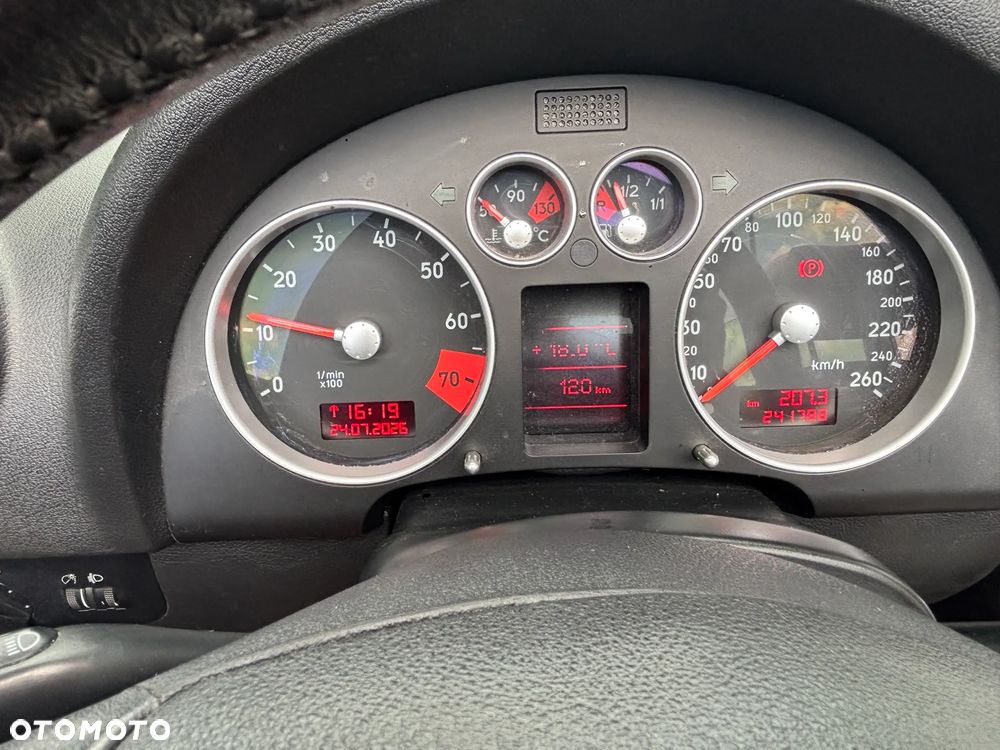 Audi TT Coupé 1.8T - 13