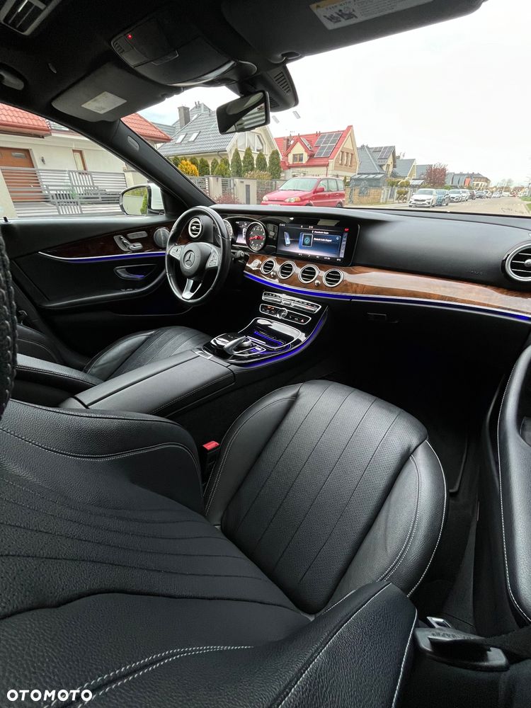 Mercedes-Benz Klasa E 300 9G-TRONIC AMG Line - 14