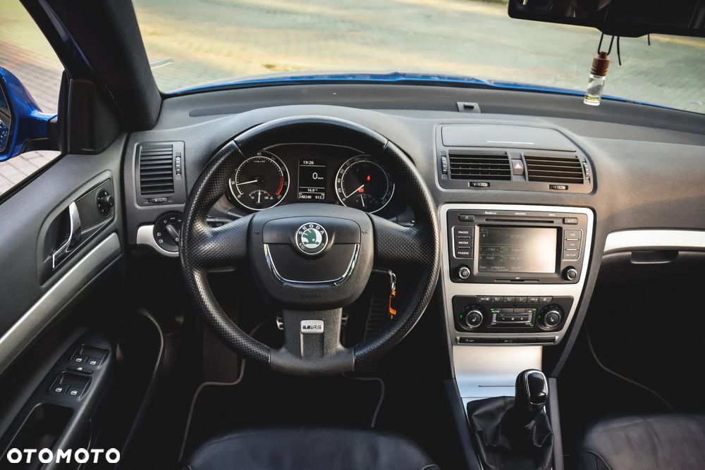 Skoda Octavia 2.0 TSI RS - 17