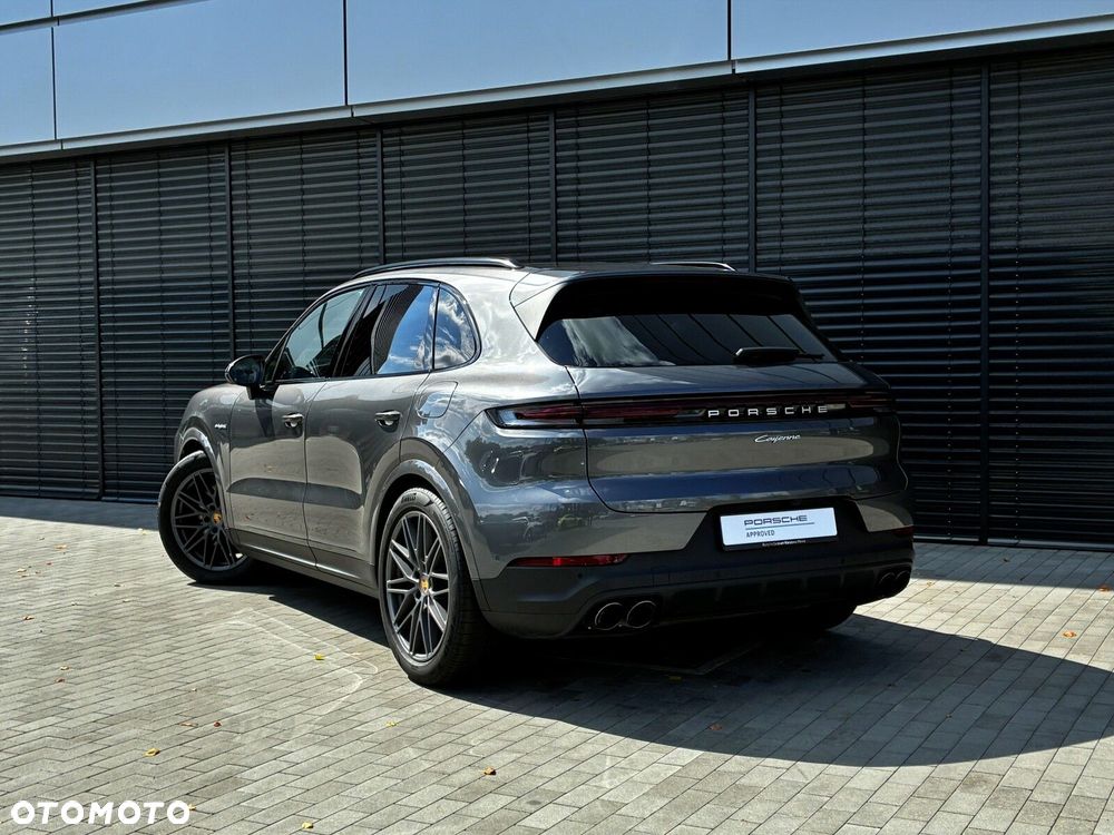 Porsche Cayenne - 4