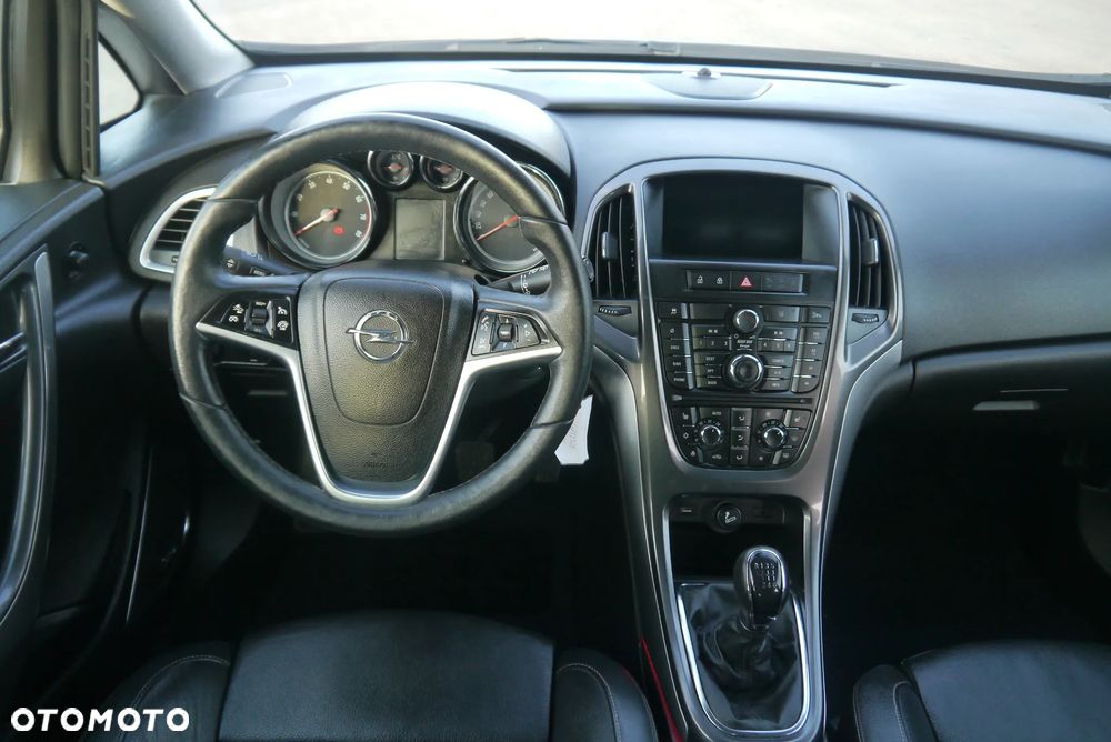Opel Astra 1.4 Turbo Exklusiv - 25