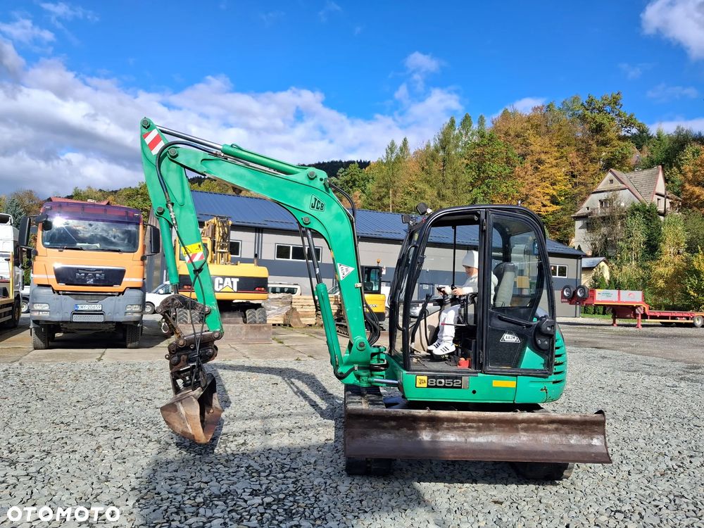JCB 8052 - 1