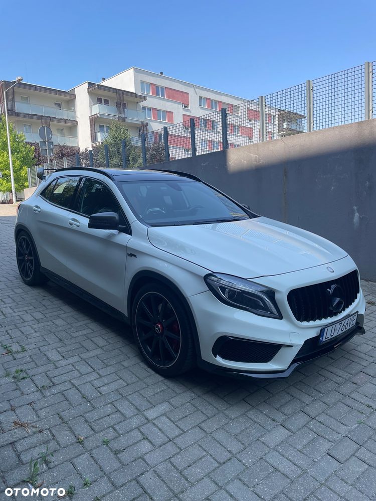 Mercedes-Benz GLA - 2