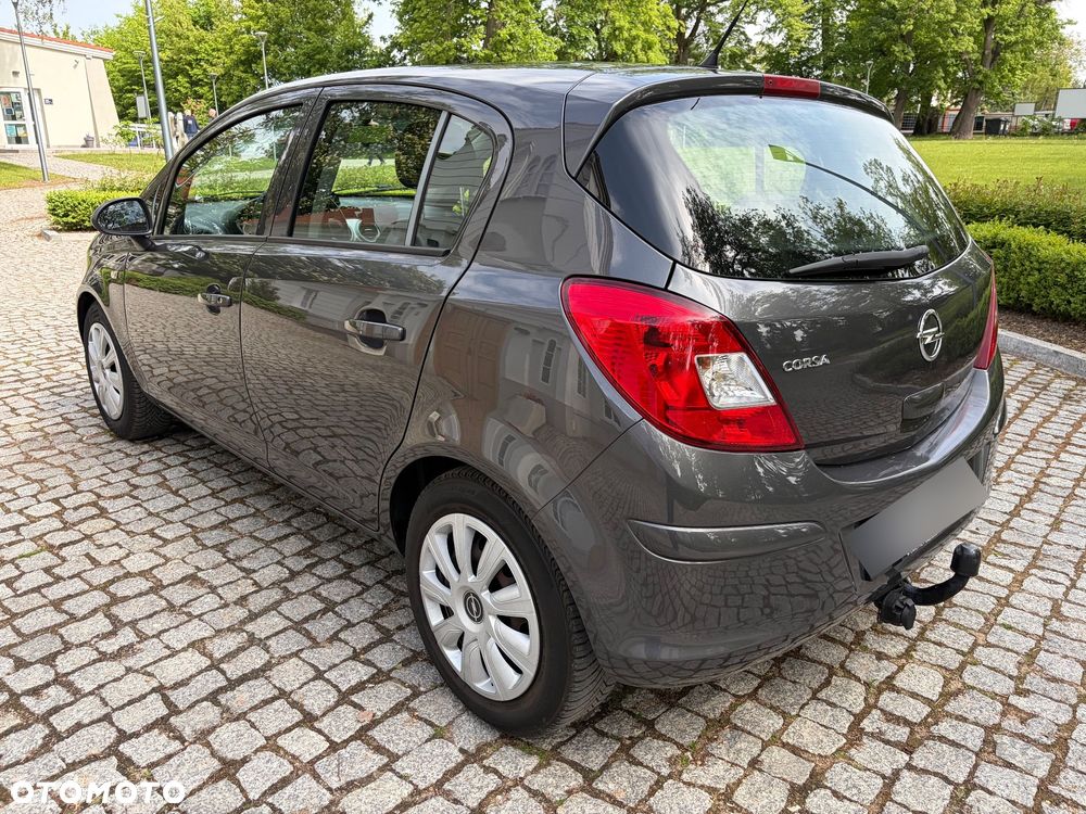 Opel Corsa 1.4 16V Cosmo - 8