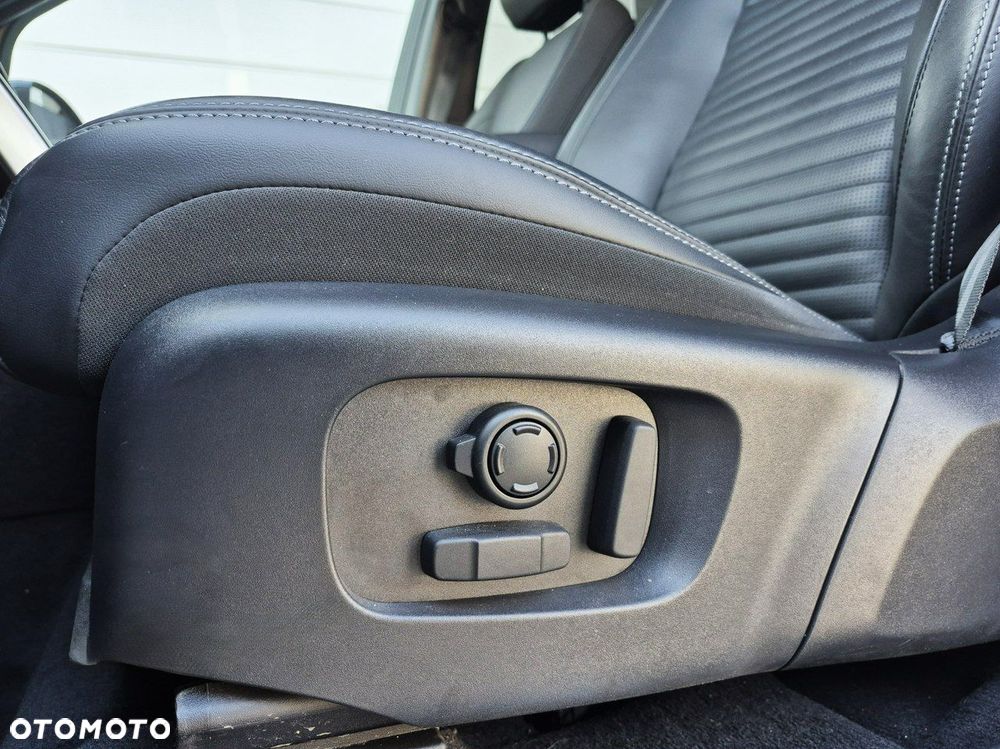 Land Rover Discovery Sport - 23