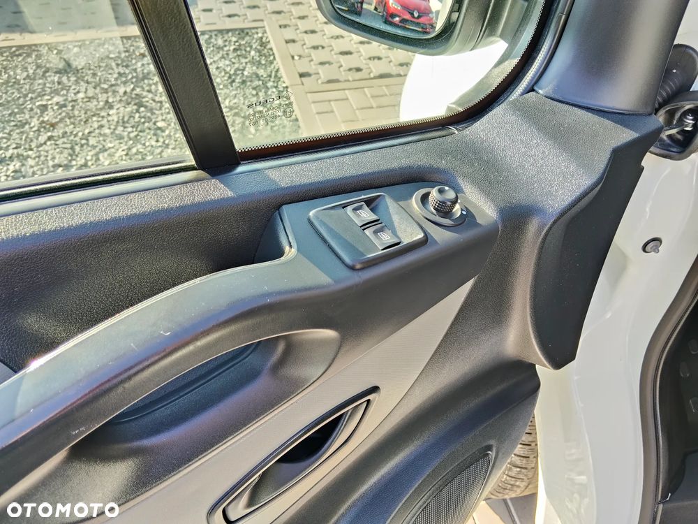 Renault Trafic - 11
