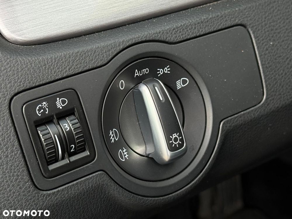 Volkswagen Passat 2.0 TDI SCR DSG Comfortline - 26