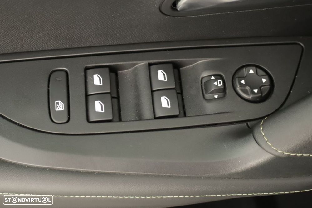Peugeot e-2008 50 kWh GT - 23