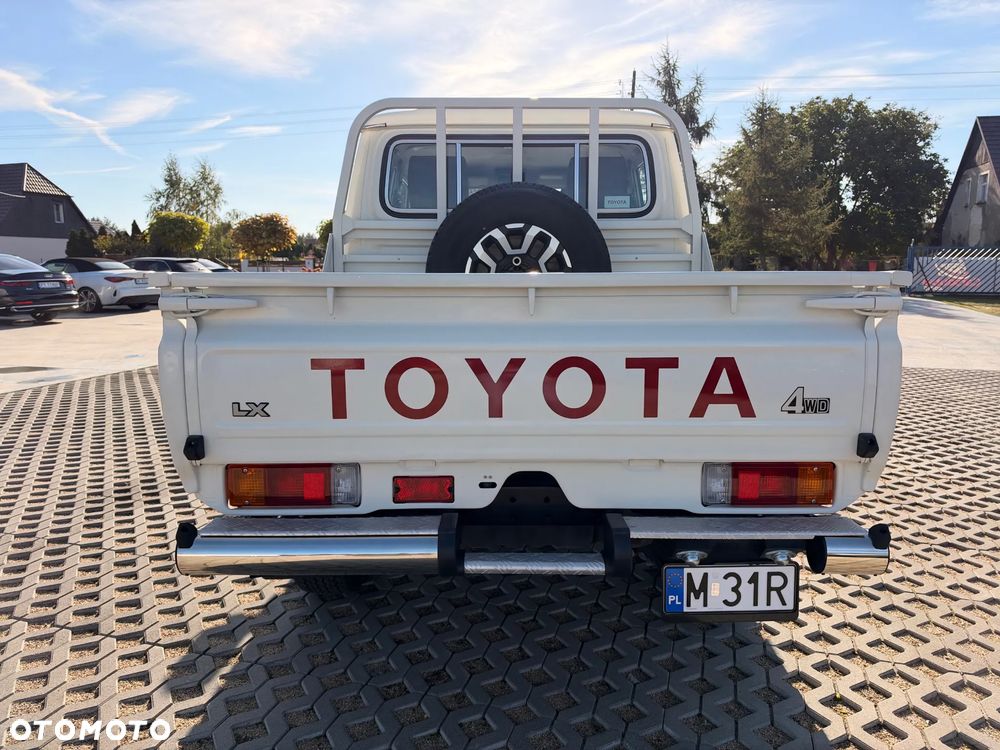 Toyota Land Cruiser - 7
