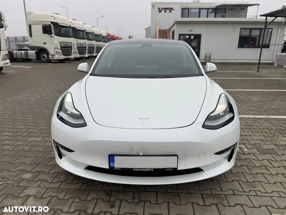 Tesla Model 3 - 2