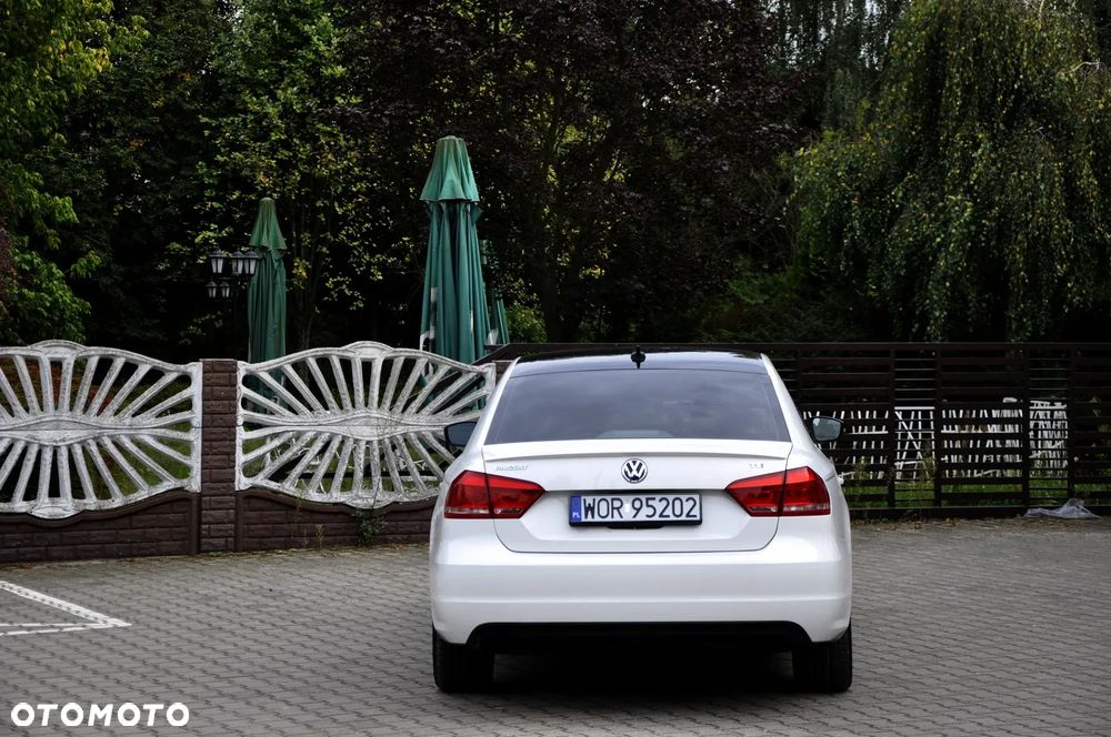 Volkswagen Passat - 17