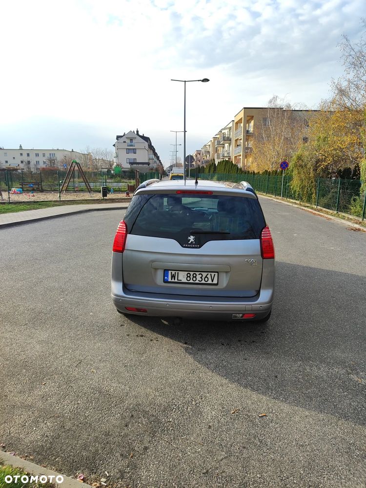 Peugeot 5008 - 5