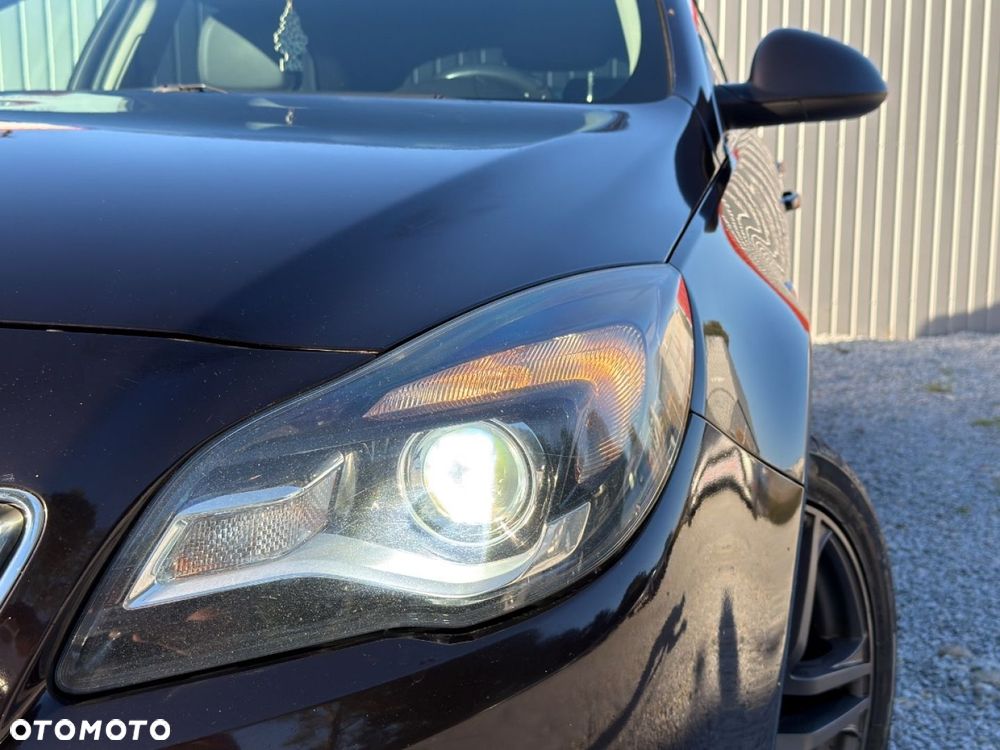 Opel Insignia - 25