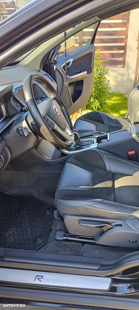 Volvo XC 60 D5AWD R-Design - 14