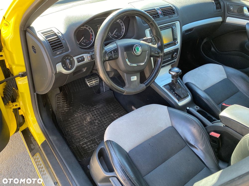 Skoda Octavia 2.0 TDI CR DPF DSG RS - 11